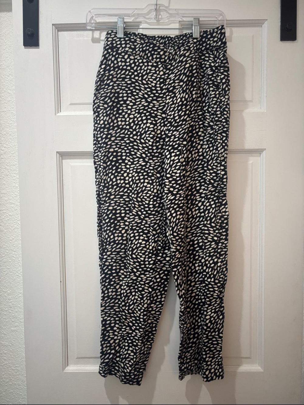 Old Navy Black and White Printed Trousers